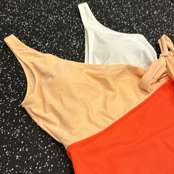 CUPSHE One Piece Swimsuit Wrap Color Block - Picture 5 of 5